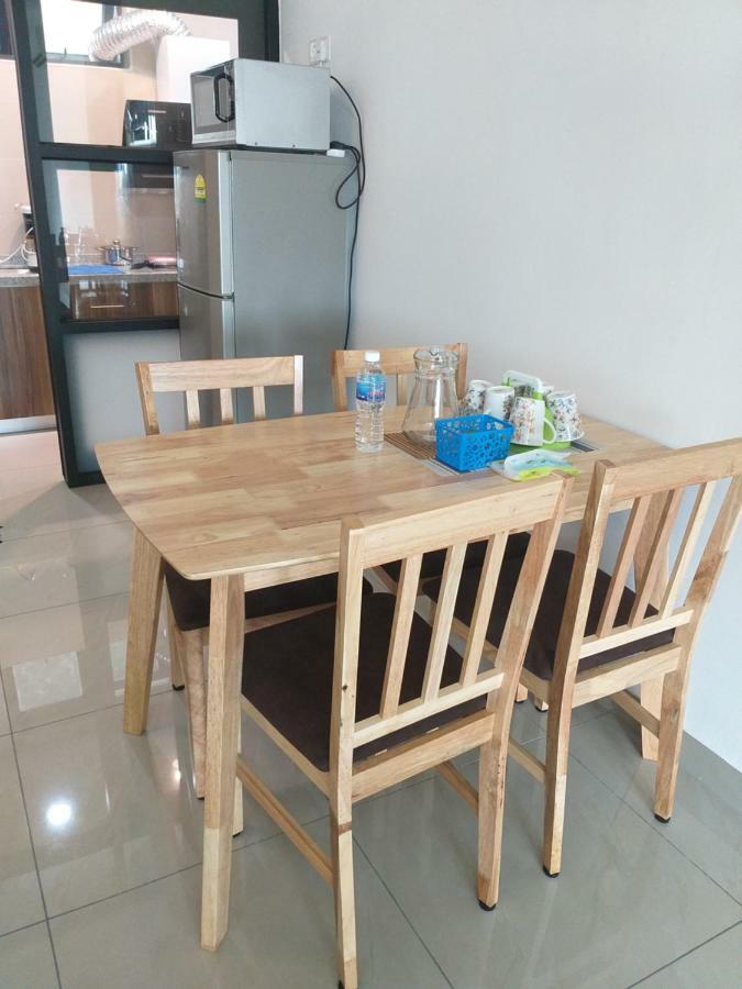 Kempas Indah @ The Secret Garden Homestay Johor Bahru Buitenkant foto