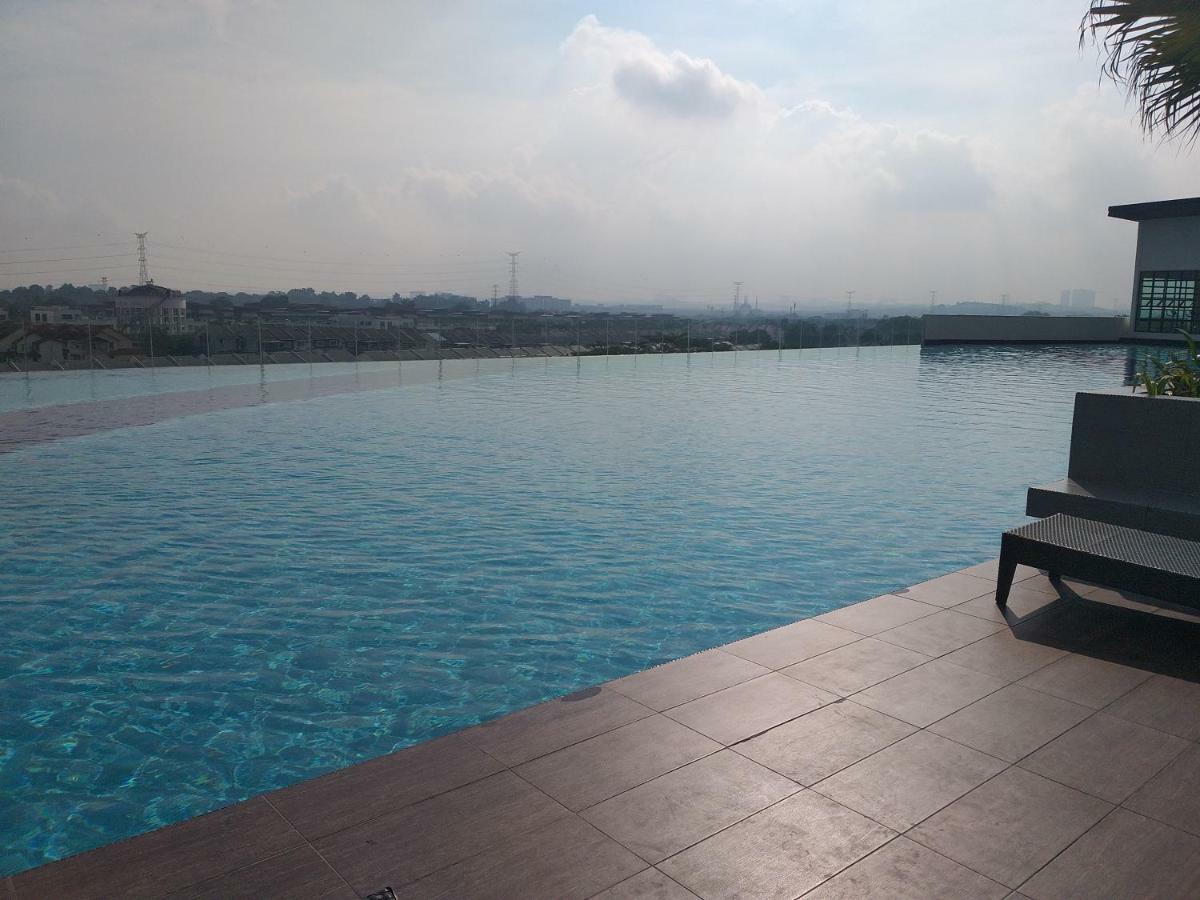 Kempas Indah @ The Secret Garden Homestay Johor Bahru Buitenkant foto