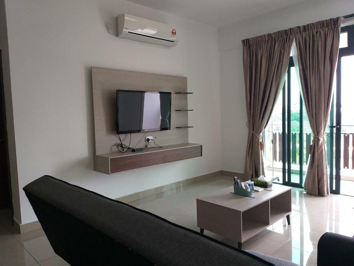 Kempas Indah @ The Secret Garden Homestay Johor Bahru Buitenkant foto